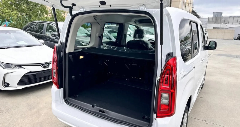 Toyota Proace City Verso cena 119500 przebieg: 6, rok produkcji 2023 z Działoszyn małe 29